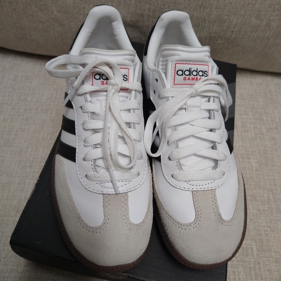 Adidas Samba Classic Shoes - Picture 8 of 15